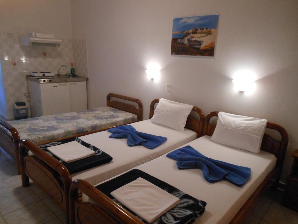 Pansion Giorgos & Rania Apartment Скиатос Стая снимка